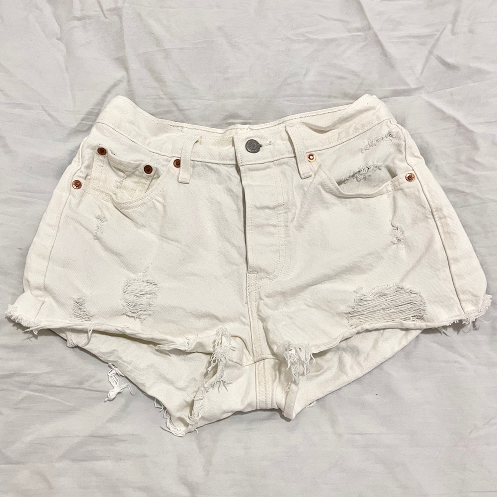 Levi’s Capital E 2018 White Shorts